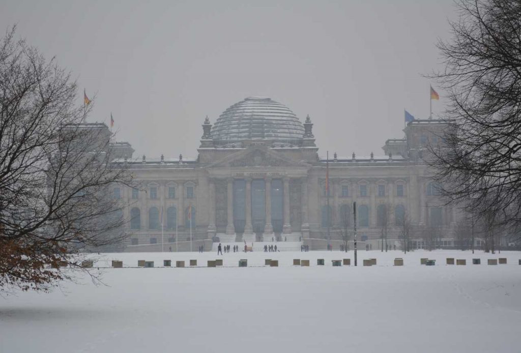 El Reichstag- Parlamento alemán de Berlín en invierno