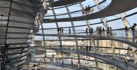 Domo en la parte superior del edificio del Reichstag en Berlín